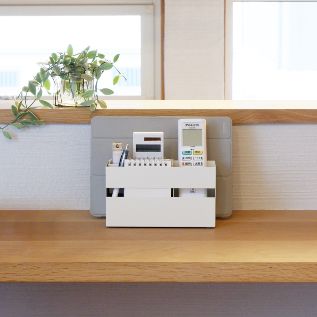 リモコン＆タブレットホルダー ポケット付｜スチール製 リビング小物収納
